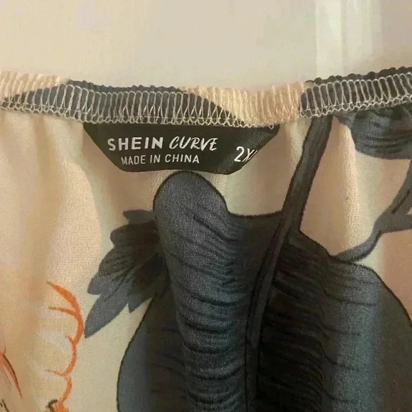 Shein Curve Women’s 2X Tank Top - Picture 3 of 4